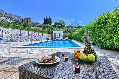 Villa Del Mare - mit neun Schlafzimmern, Pool...