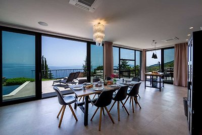 Villa Grand Vision - moderne luxe villa met p...