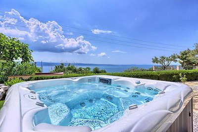 Villa Del Mare - mit neun Schlafzimmern, Pool...