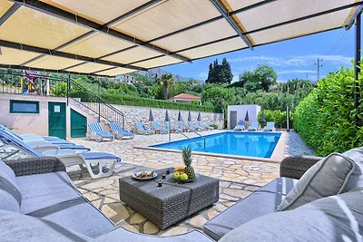 Villa Del Mare - mit neun Schlafzimmern, Pool...