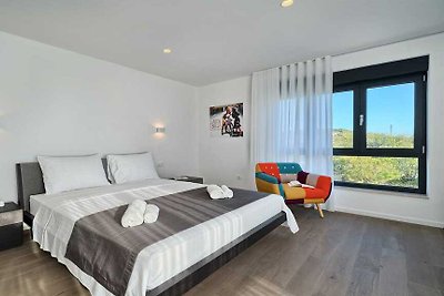 Ad Astra Moderne Neubauvilla mit 4 Schlafzimm...