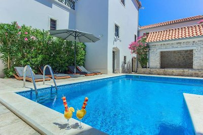 Villa Cubismo - mit Pool für 18 Gäste, in der...