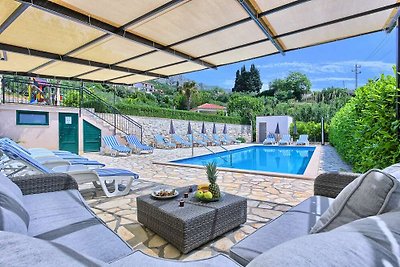 Villa Del Mare - mit neun Schlafzimmern, Pool...