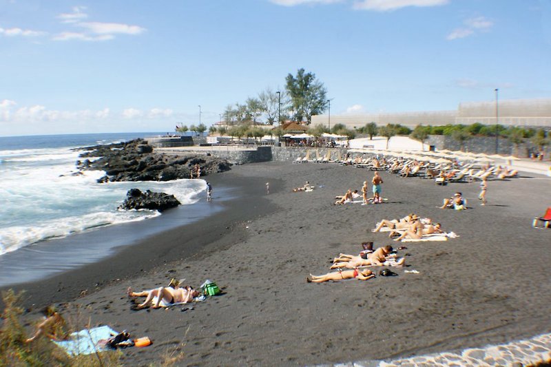 Beach in front of the Grand Hotel Melia, 5 min walk