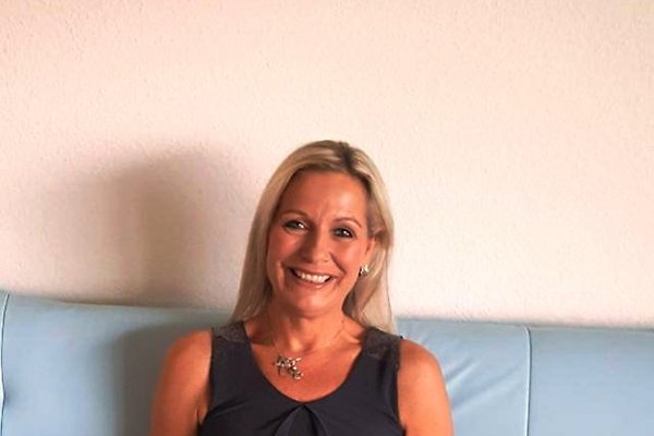 Frau M. Bahro-Weisler Frau M. Bahro-Weisler