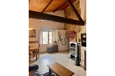 Mooi stenen huis op berghelling