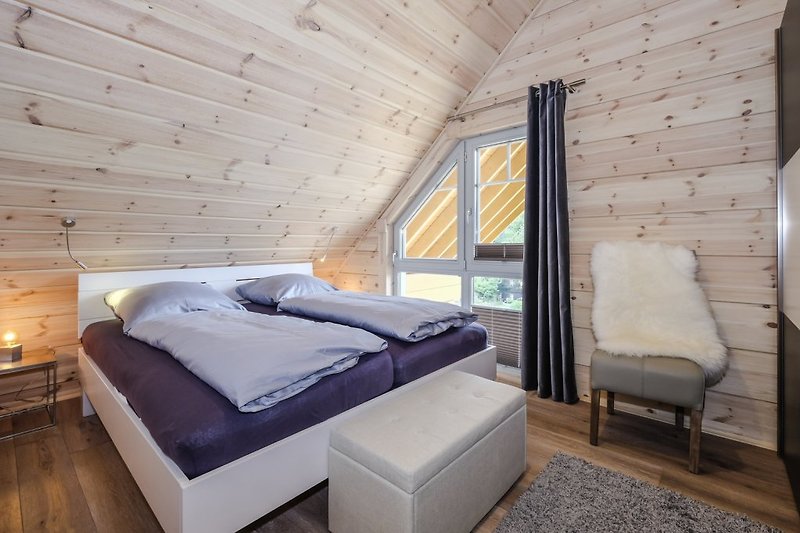 Komfortable Betten und LED-TV in allen Schlafzimmern