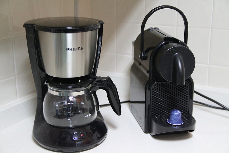 Kaffeemaschine und Nespresso Kapselmaschine
