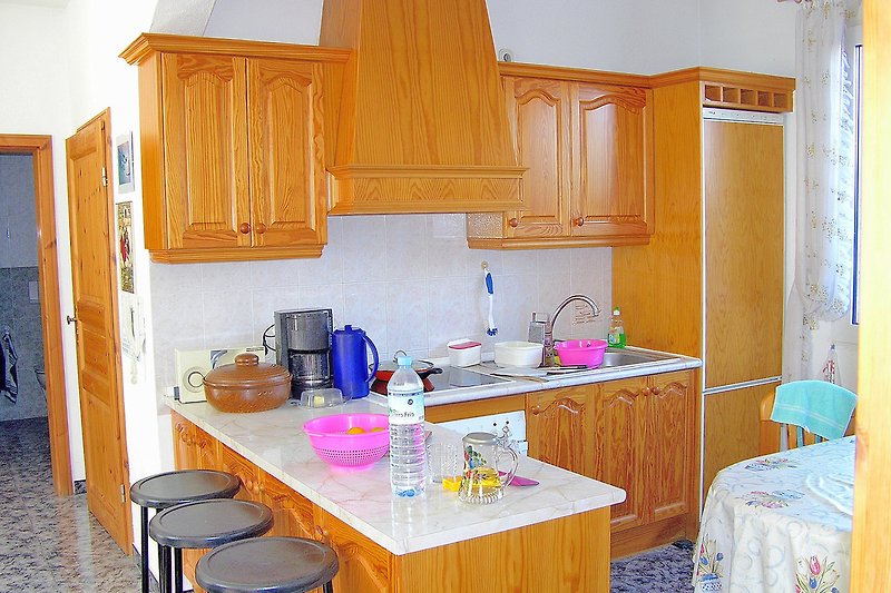 Küche  verbunden mit Wohnzimmer