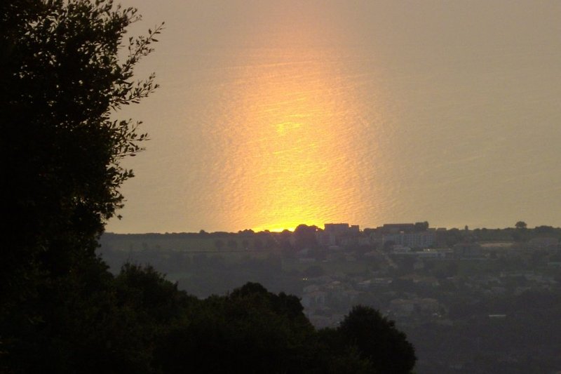 Sonnenaufgang über Sainte Lucie de Moriani