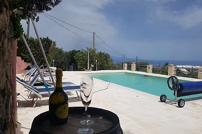 Villa u. Appartment,Pool, Meerblick