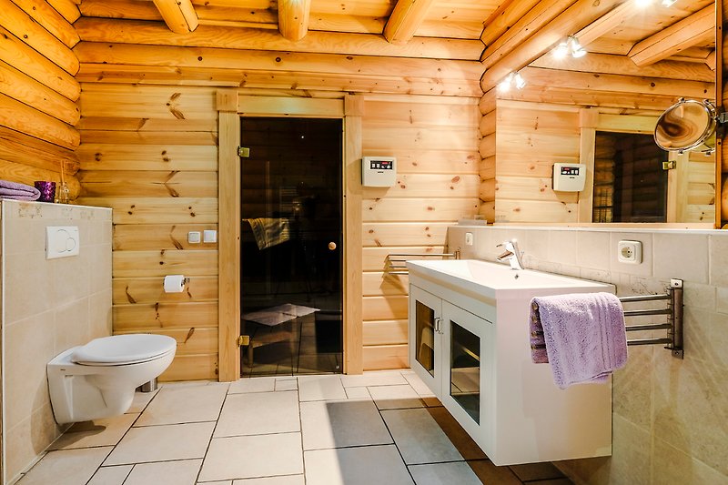 Badkamer op de begane grond met sauna