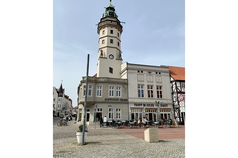 Der Rathausturm mit Cafe`und Restaurant