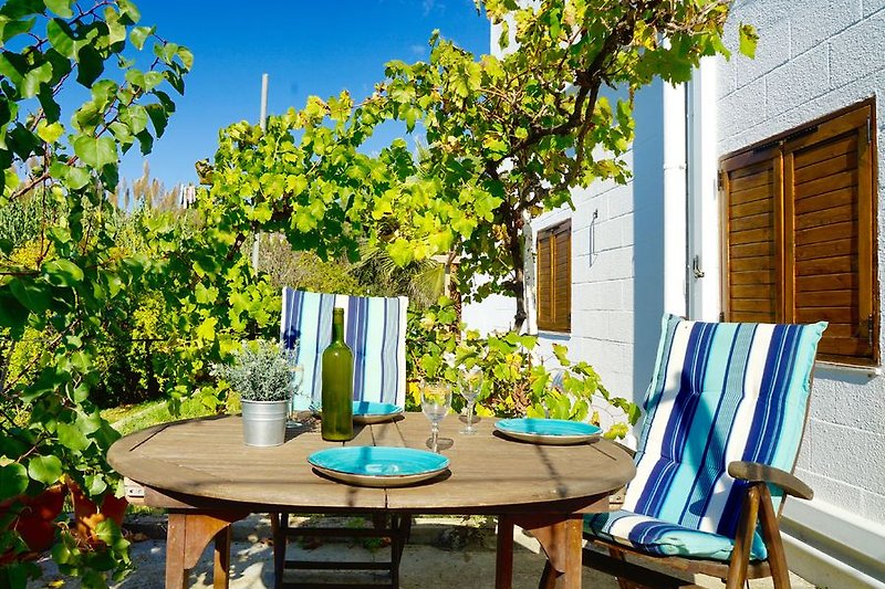 Terrasse neben dem Ferienhaus Casa Mariposa