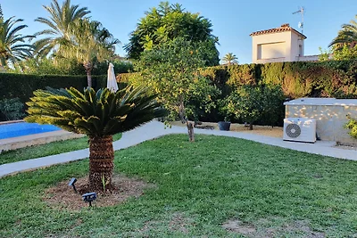 Luxus Villa de Alevtina 200 am Meer