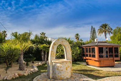 Luxus Villa de Alevtina 200 am Meer