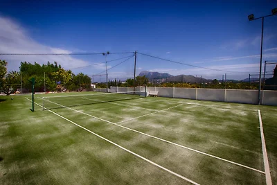 Luxus Villa Ralf mit Tennisplatz