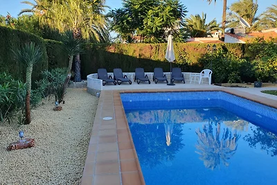 Luxus Villa de Alevtina 200 am Meer