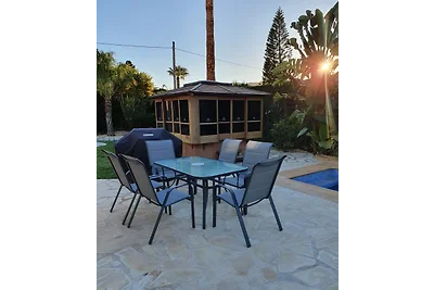 Luxus Villa de Alevtina 200 am Meer