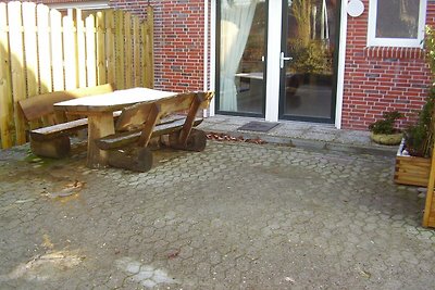 156 Ferienhaus, modern, Zaun, Hund