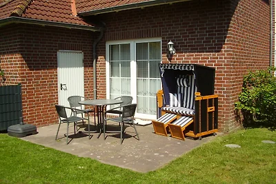 151 Ferienhaus mit Hund, Zaun, Garten