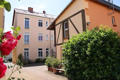 WEIßE ROSE mit Terrasse