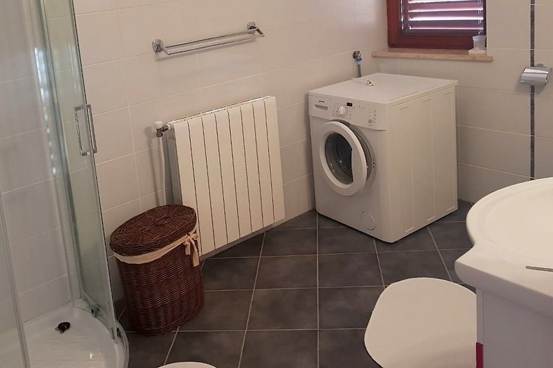 Badezimmer 2 mit Waschmaschine