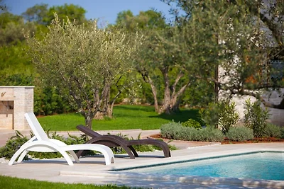 Villa Lory