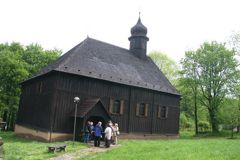 ehemalige Holzkirche aus Flaje, jetzt in Cesky Jiretine