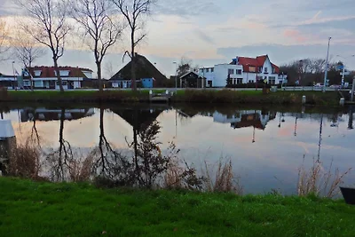 Aan het Noord-Hollandkanaal Aan het Noord-Hollandkanaal