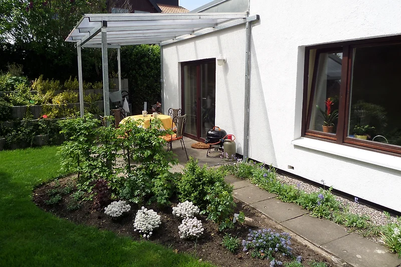 Überdachte Terrasse zur alleinigen Nutzung.