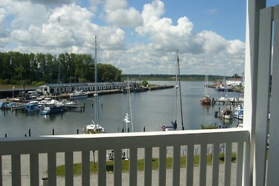 Haven idylle nr.38 met uitzicht op de haven