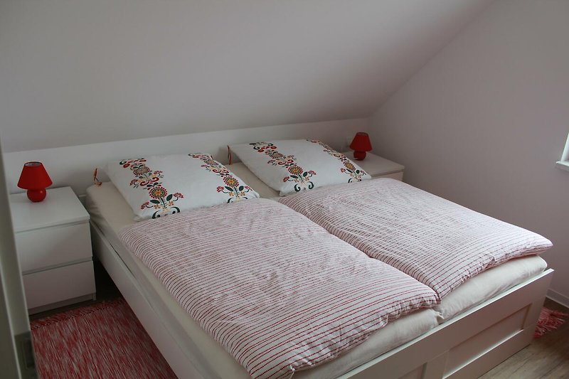 Schlafzimmer 1