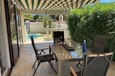 Villa mit Privatpool für 4 Pers.