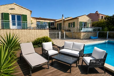 Meerblick-Villa–Pool & Meereszugang