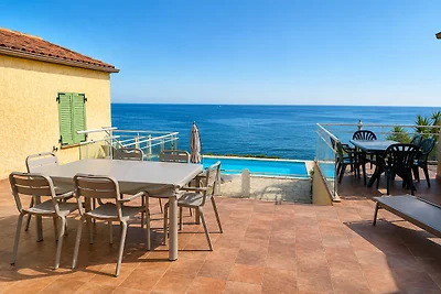 Meerblick-Villa–Pool & Meereszugang