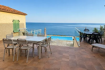 Meerblick-Villa–Pool & Meereszugang