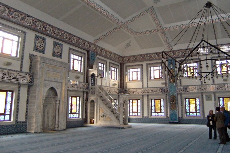 In der grossen Moschee von Alanya