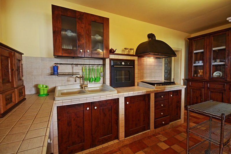 Cucina-Villa Stefano con Piscina vista mare
