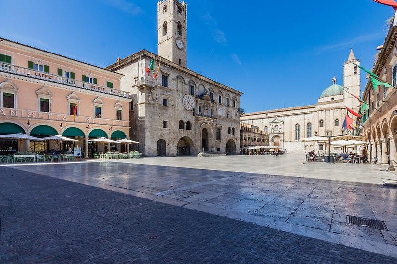 Piazza del Popolo, Ascoli Piceno