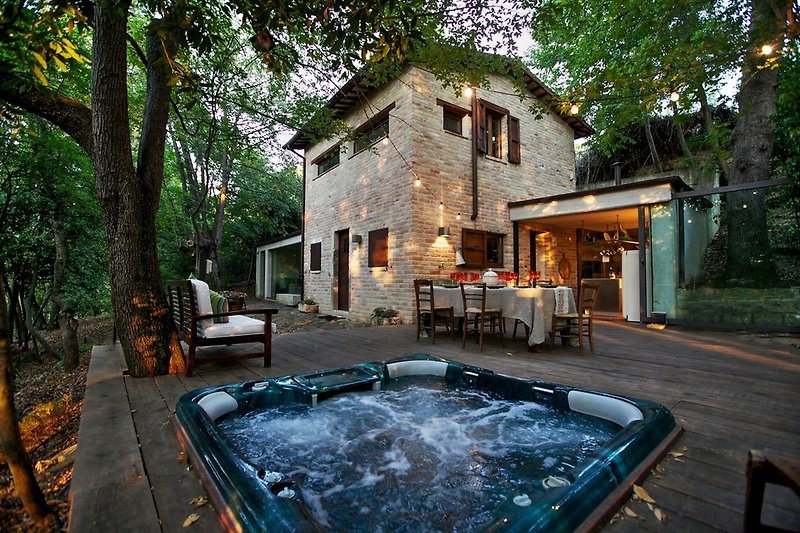 Old farmhouse with Jacuzzi