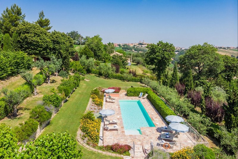 Villa con piscina panoramica