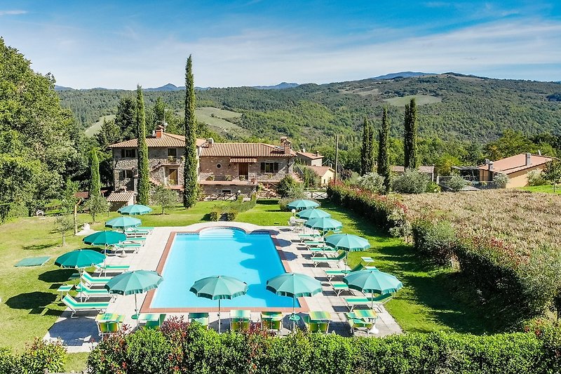 Villa Elisabetta, casa vacanze in Toscana con piscina privata