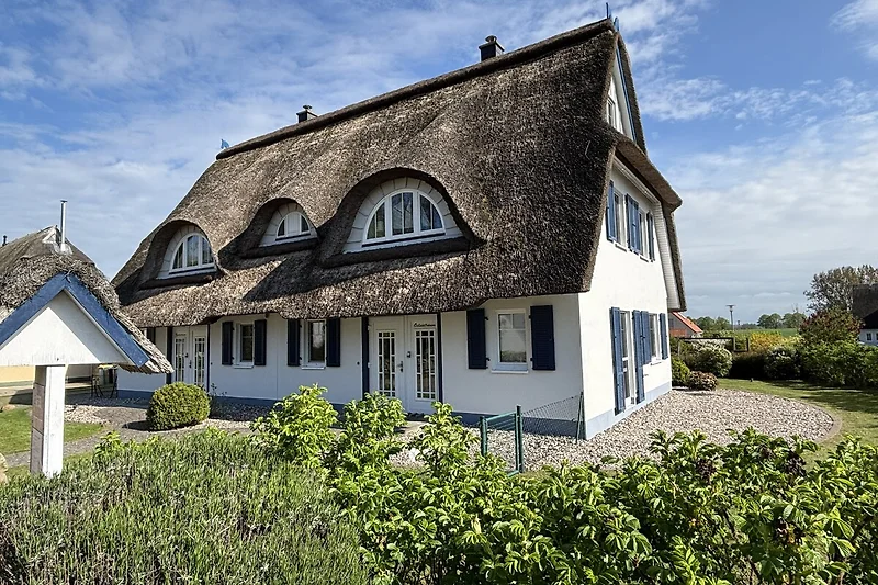 Reetdachhaus mit traditionellem Landhaus-Charakter