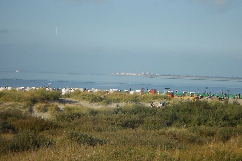 Norddeicher Strand mit Blick auf Norderney