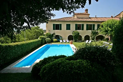 VILLA DORA