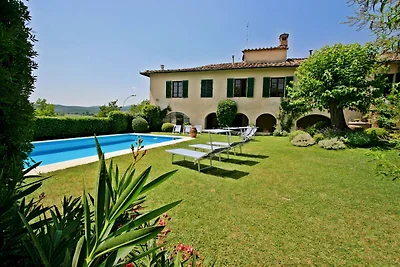 VILLA DORA