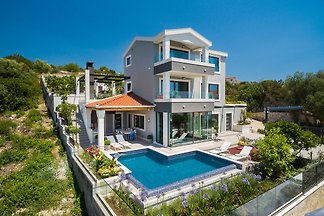 Maison 5 étoiles de luxe avec piscine