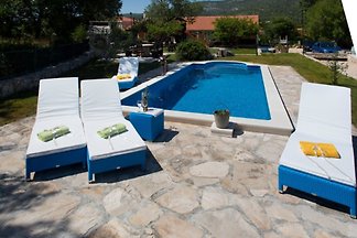 Rustikales dalmatinisches Haus mit Pool