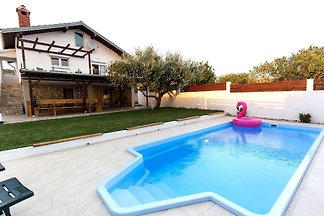 Nuova casa di charme con piscina